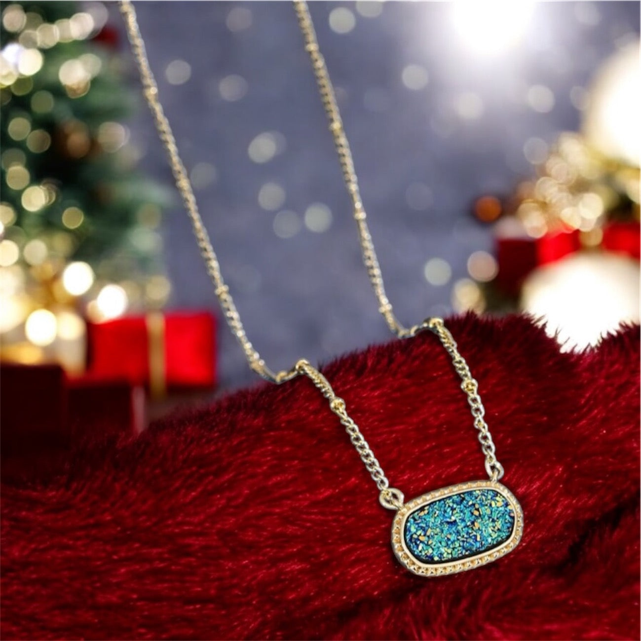 Green and Gold Oval Pendant Necklace