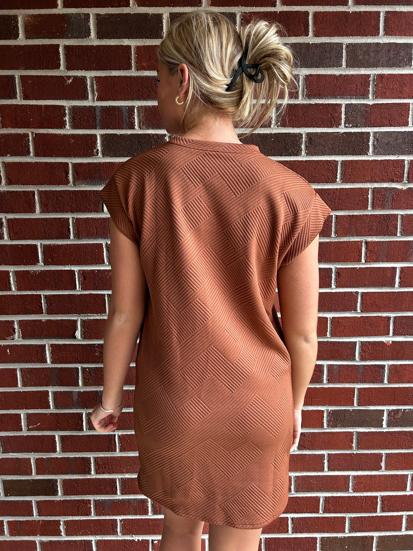 Textured Round Neck Cap Sleeve Dress