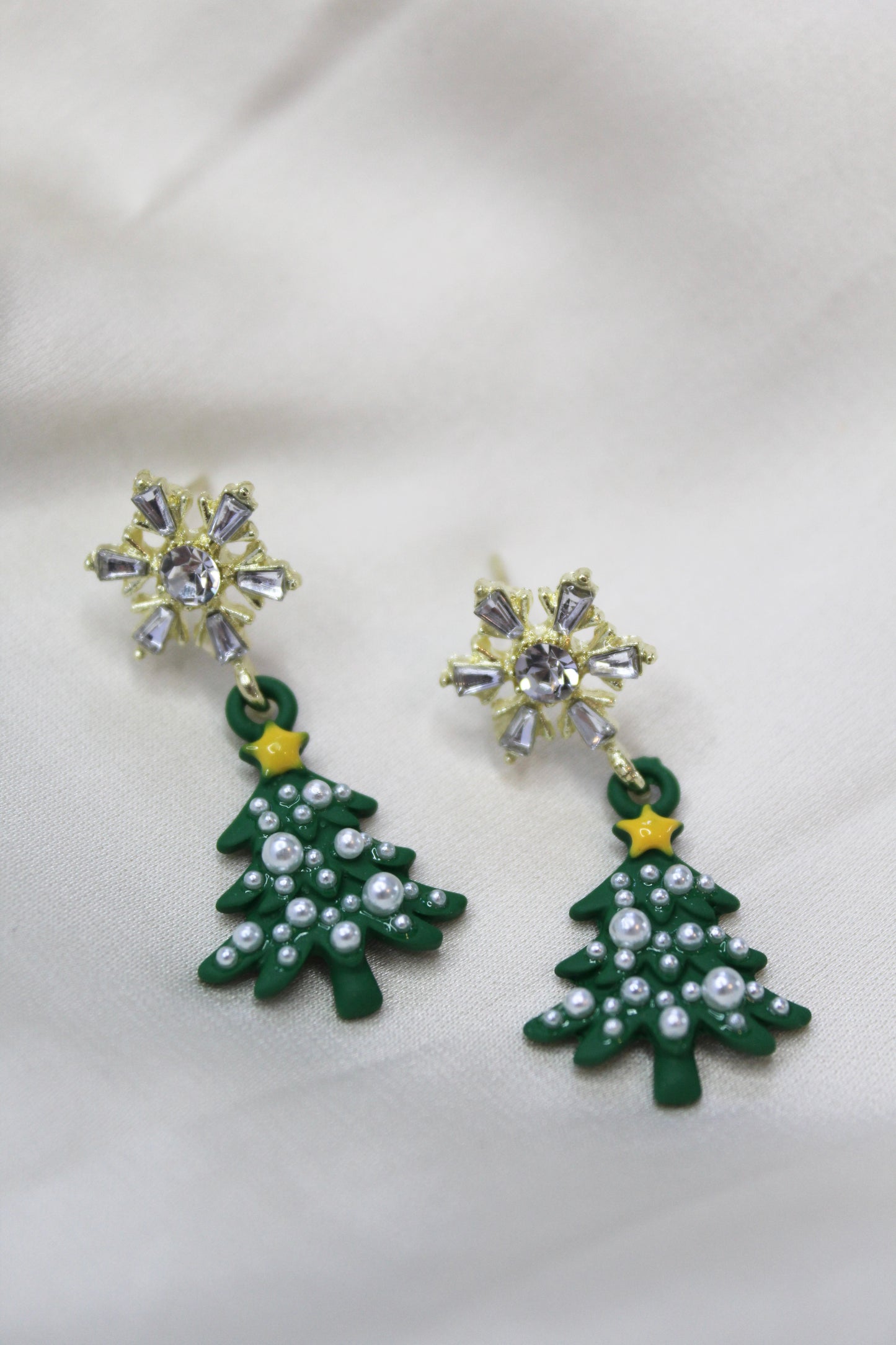 Elegant Green Christmas Tree Earrings