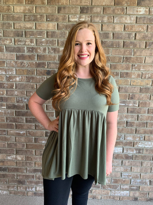 Short sleeve waist shirring top in Olive