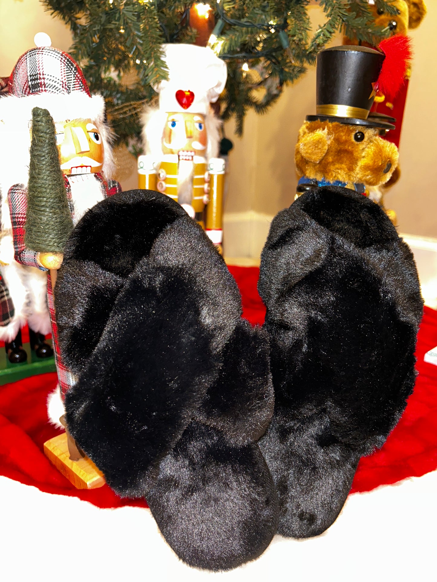 Fluffy Cross Strap Bedroom Slippers in Black